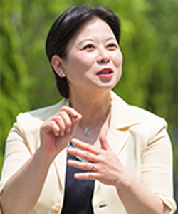 石田真希子さん